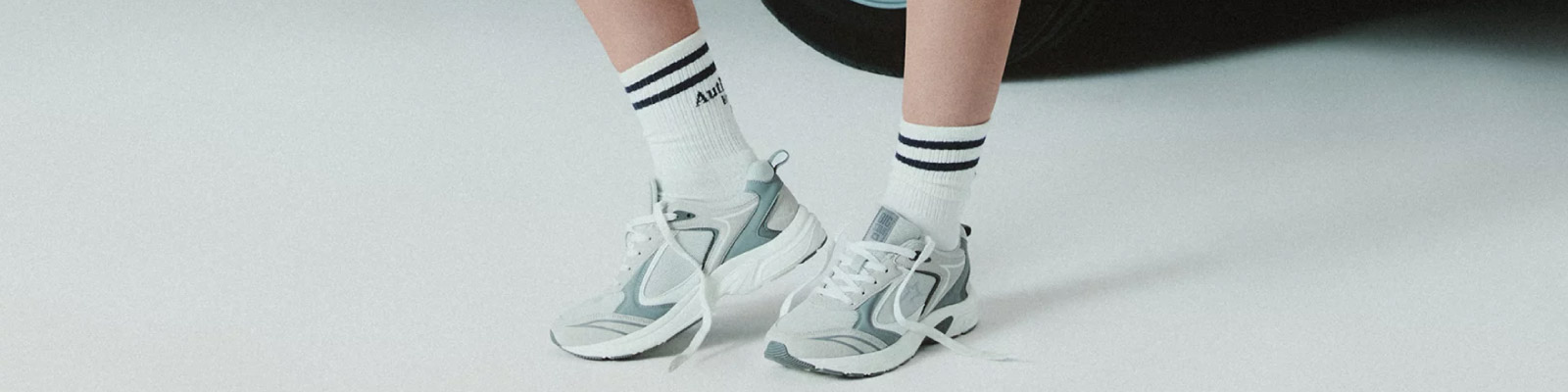 Jak nosić długie skarpetki? Sprawdź nasz poradnik