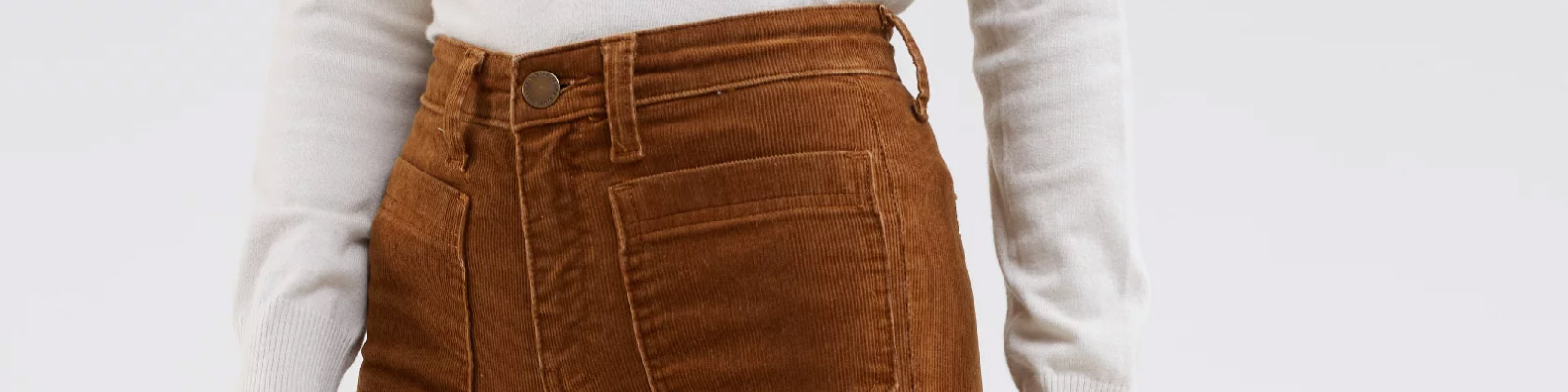 Stary trend w nowym wydaniu. Jak nosić sztruks?