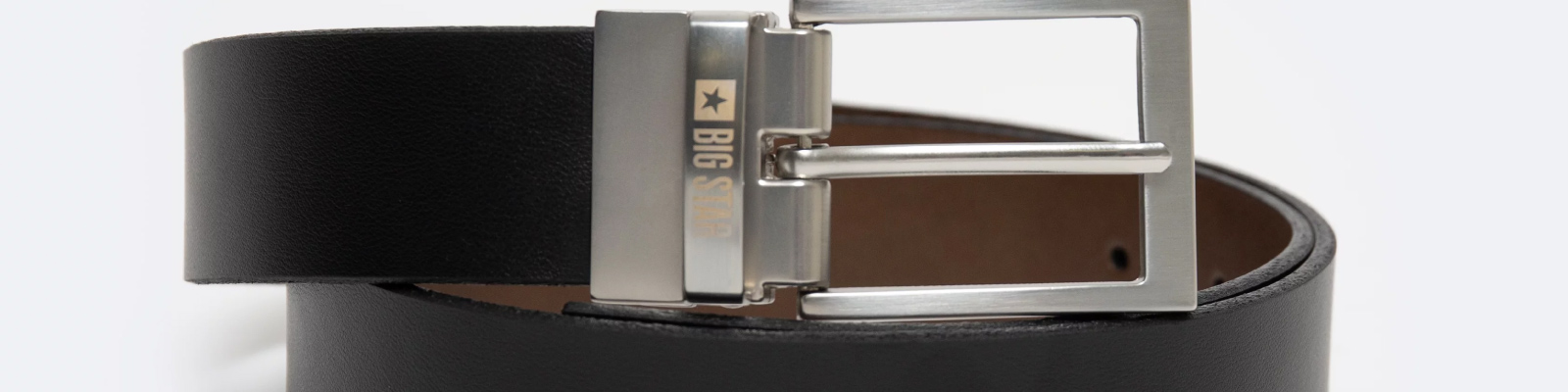 Jak dobrać idealny pasek do męskich spodni?