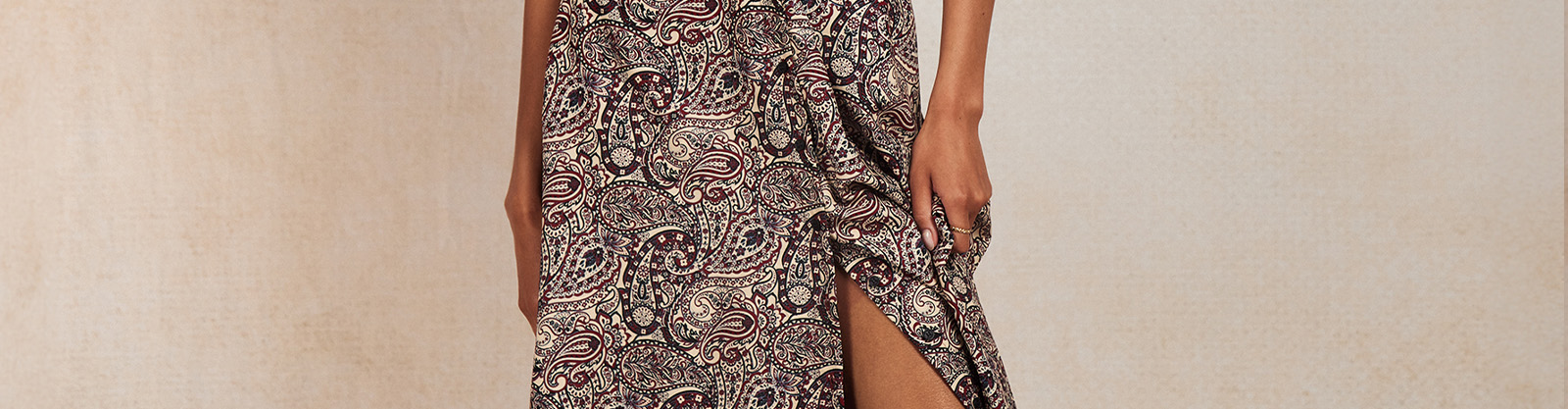 Jak ubiera się Sabrina Carpenter? Stylizacje autorki hitu Espresso inspirowane produktami BIG STAR