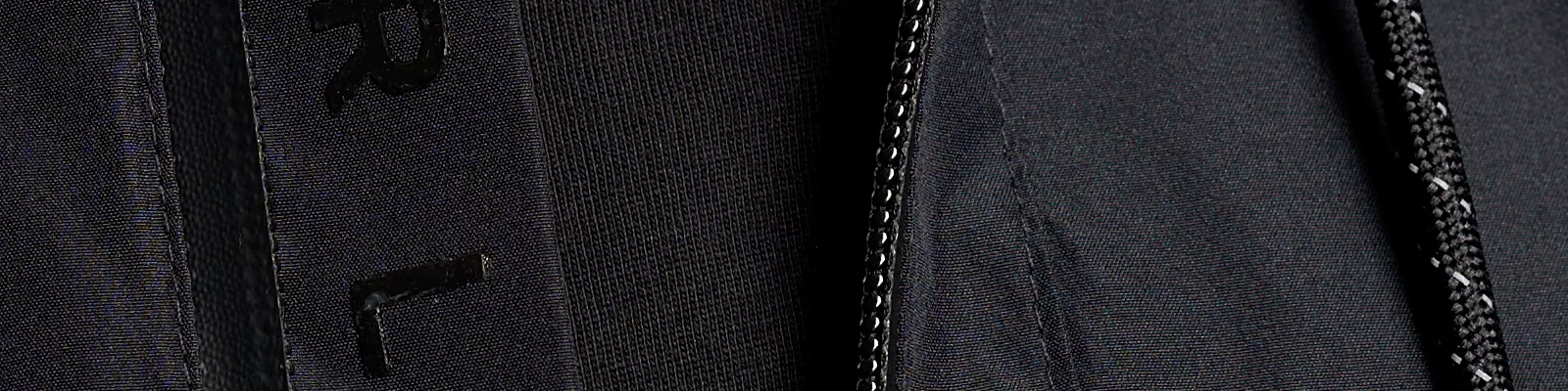 Jak odświeżyć czarne ubrania?