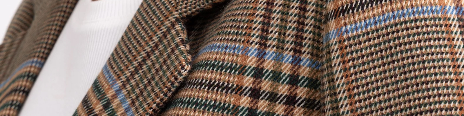 Jaka marynarka do sukienki? Pomysły dopasowane do koloru stylizacji