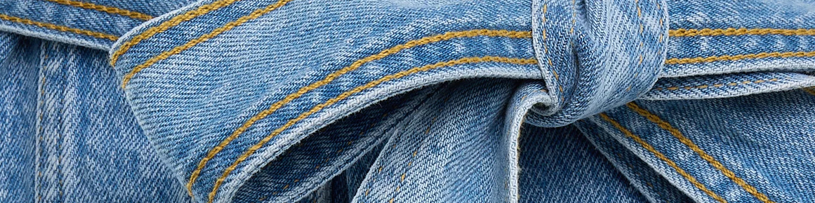 Sukienka do figury prostokąt - jaki fason może wpłynąć na kształt sylwetki?