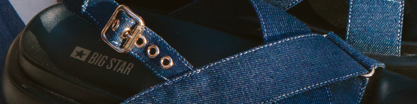 Damskie klapki na plażę to podstawa wygody! Wybierz najlepszy model dla siebie