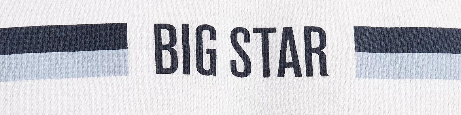 Letnie koszulki męskie - poznaj najlepsze materiały, fasony i kolory