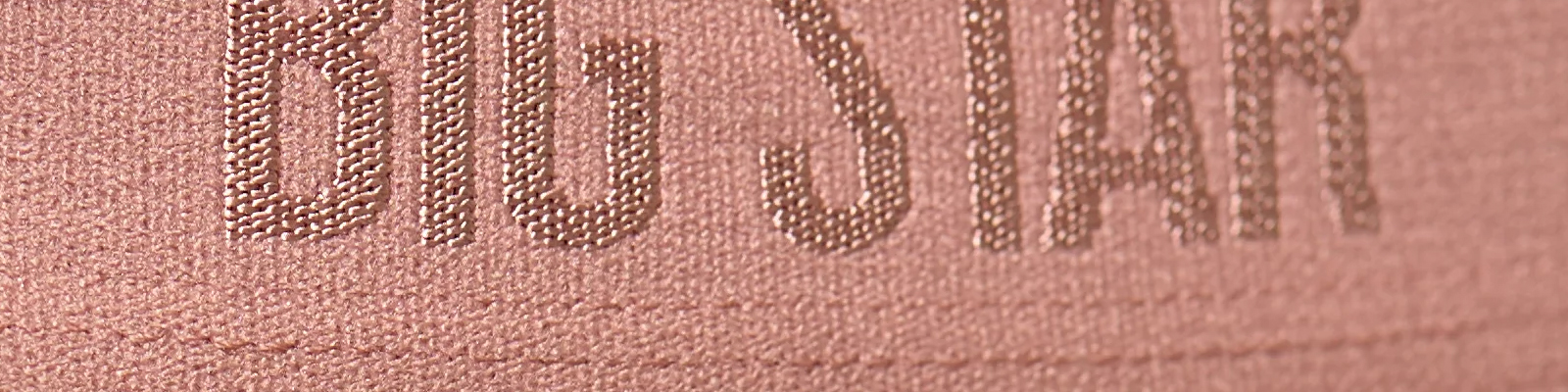 Jak spakować bieliznę do walizki? Praktyczne triki