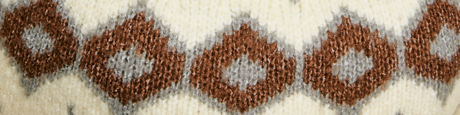 Jak stylizować sweter? Porady dla niej