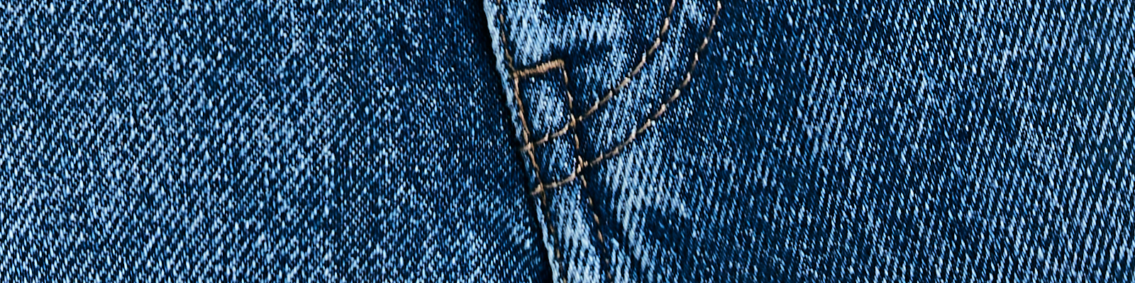 Jakie jeansy nosi Kim Kardashian? Modne pomysły na stylizacje