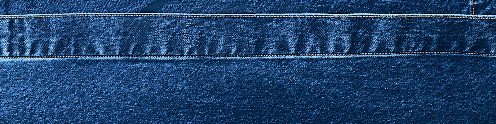 Jak stylizować jeansową spódnicę? Dowiedz się, jak nosić HIT tej wiosny!