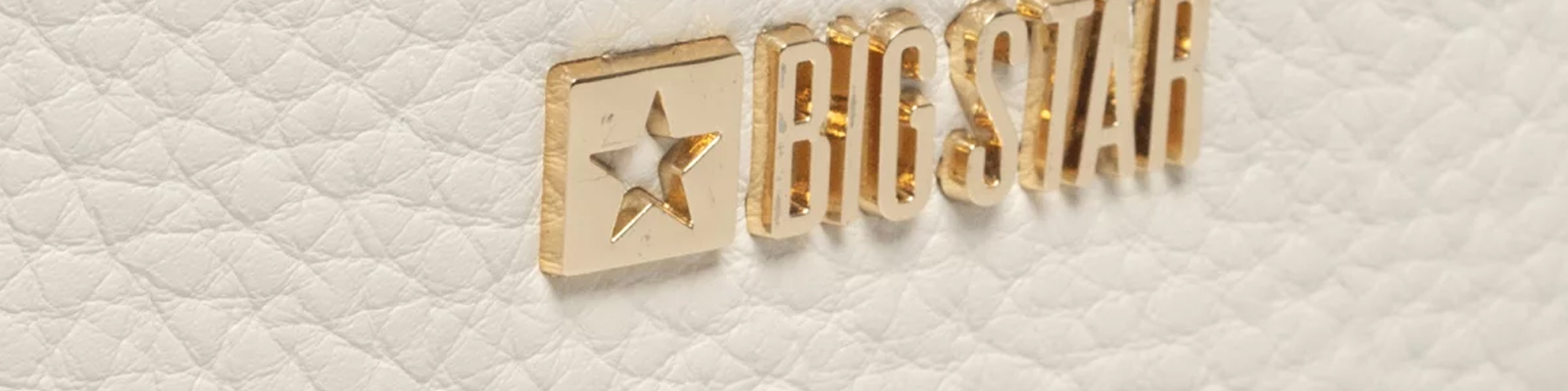 Jaka torebka do adidasów? Modne połączenia